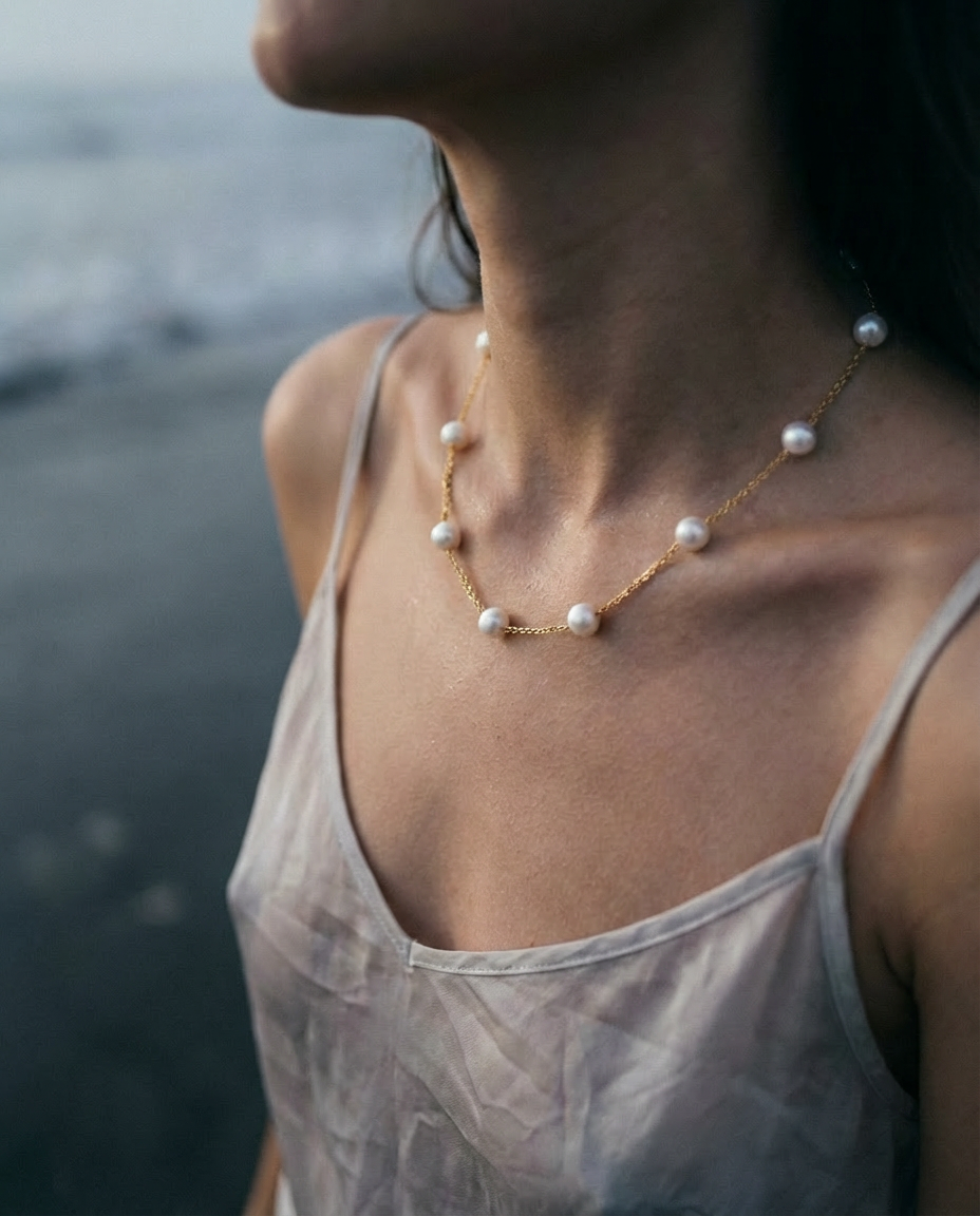 Trace Pearl | Station Necklace